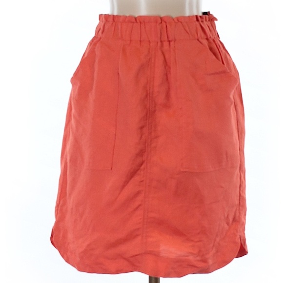 New Banana Republic skirt. - Picture 2 of 6